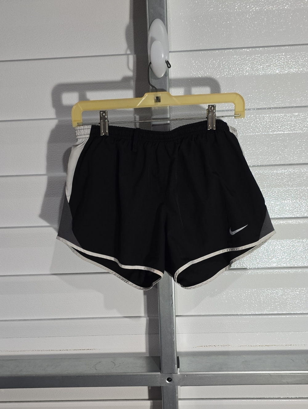 Nike Black and White Women's Athletic Running Shorts Size Large‎